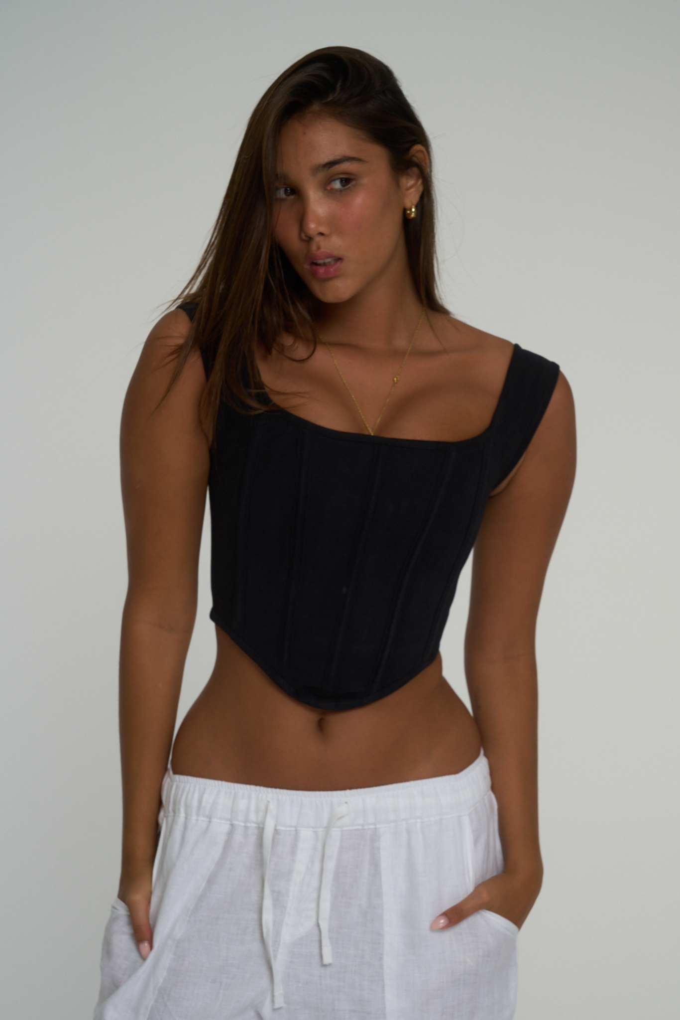MOSS CROP | BLACK